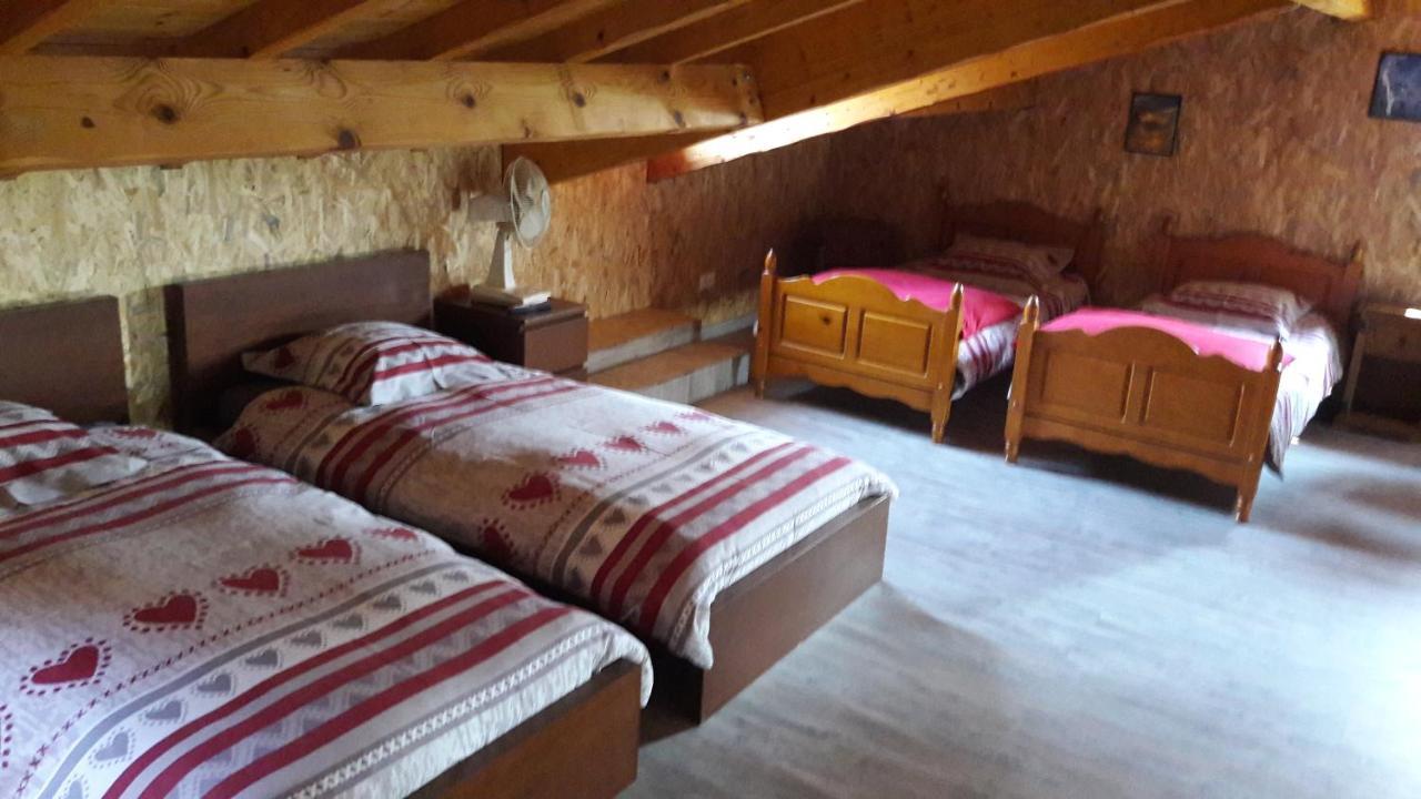 Les Gites De Laures Monblanc Luaran gambar